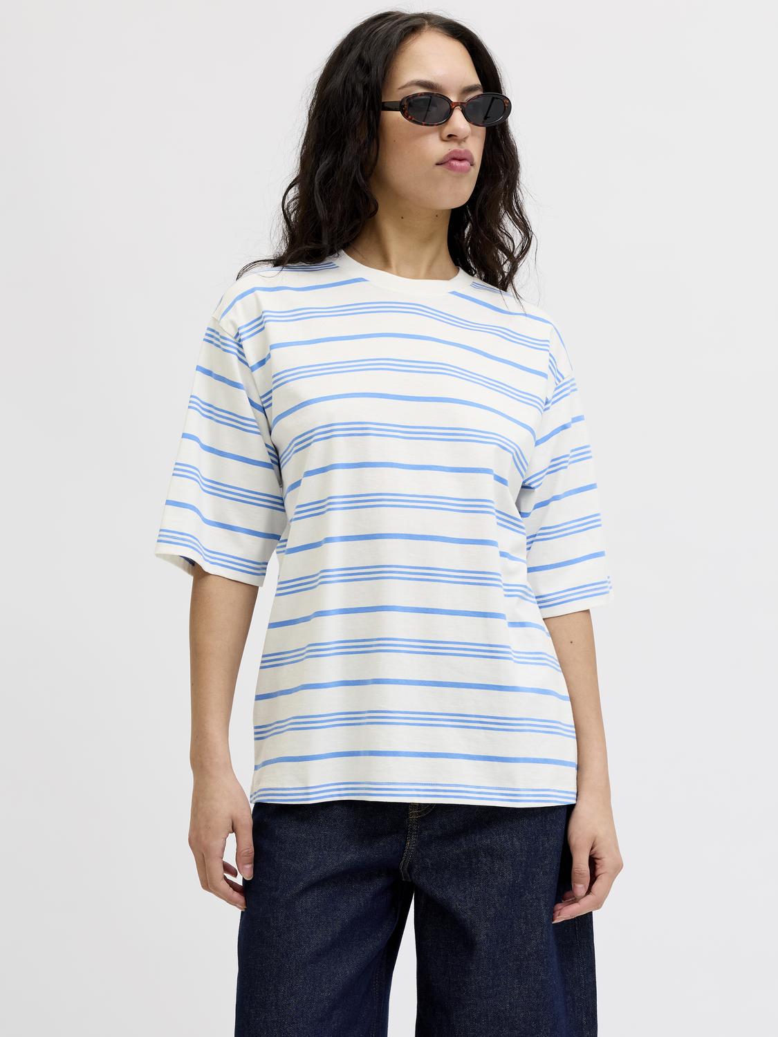 model_shot-front