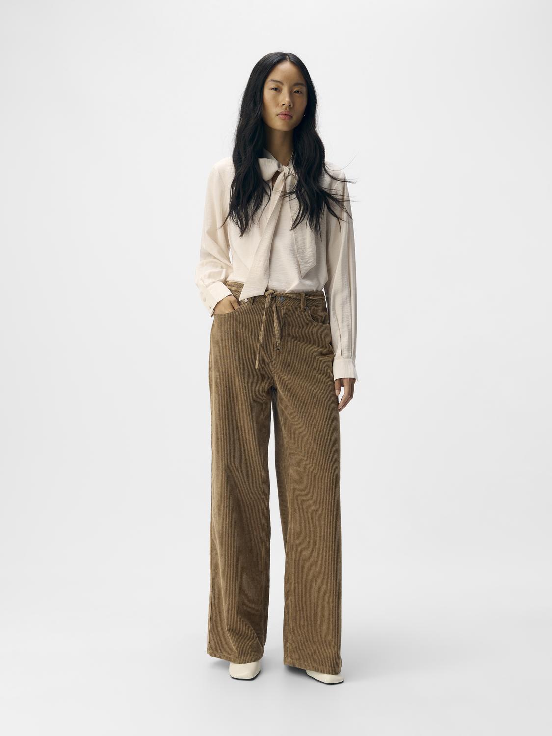 model_shot-front_full