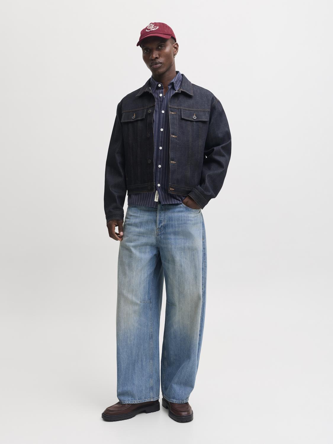 model_shot-front_full